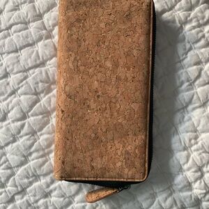 TenTree U Cork Zipper Textured Wallet EV2 NWT